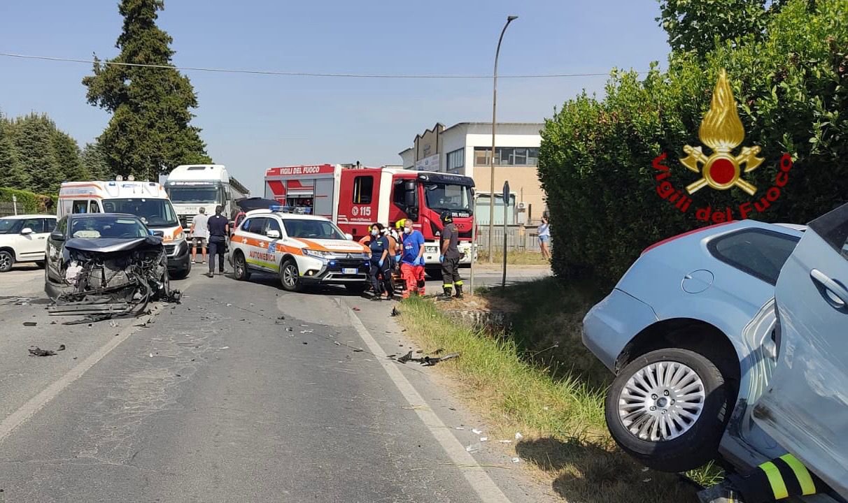 Scontro frontale in Valdichiana, sei le persone ferite
