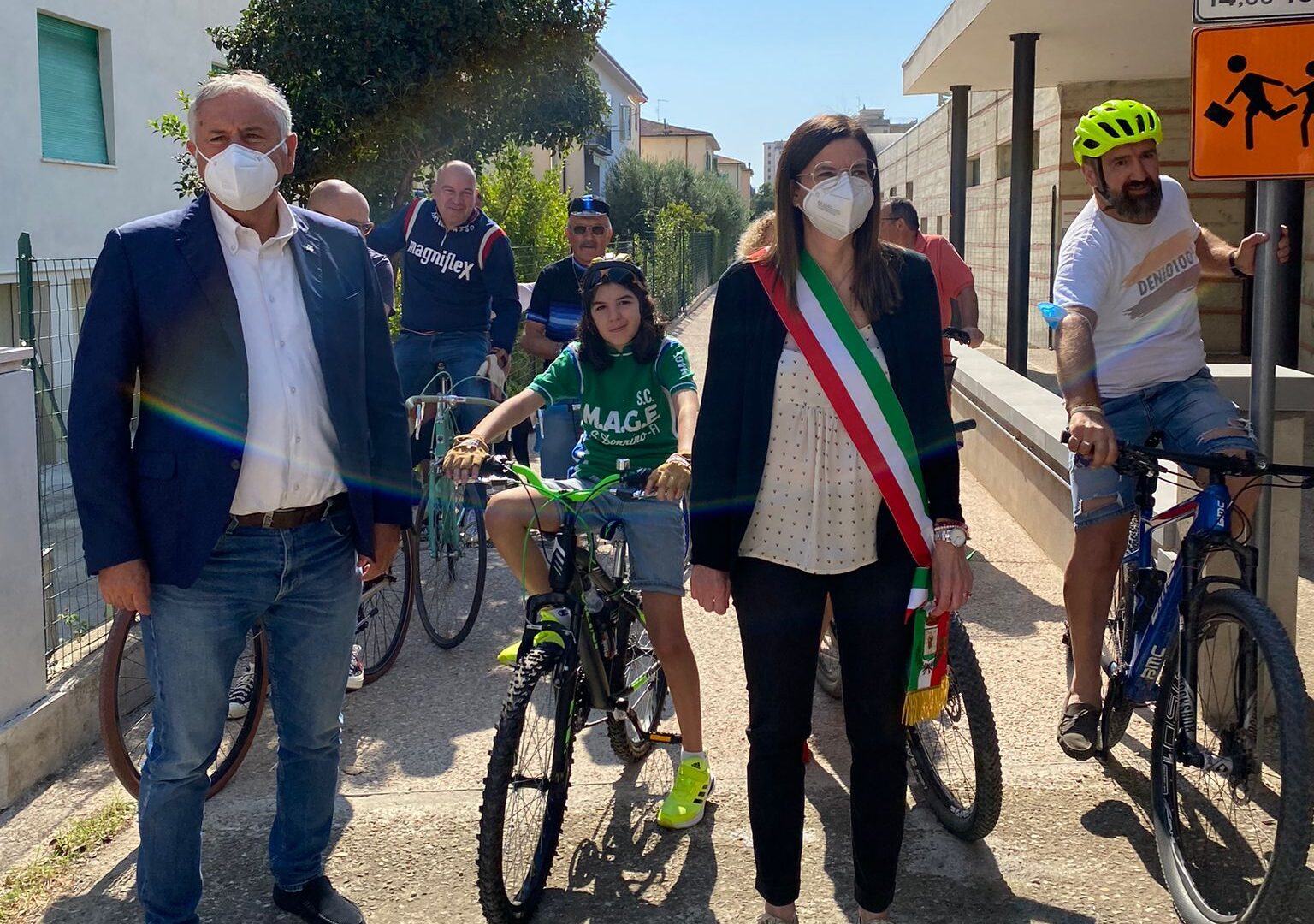 Taglio del nastro per la ciclabile di via Genova – FOTO Taglio del nastro per la ciclabile di via Genova – FOTO