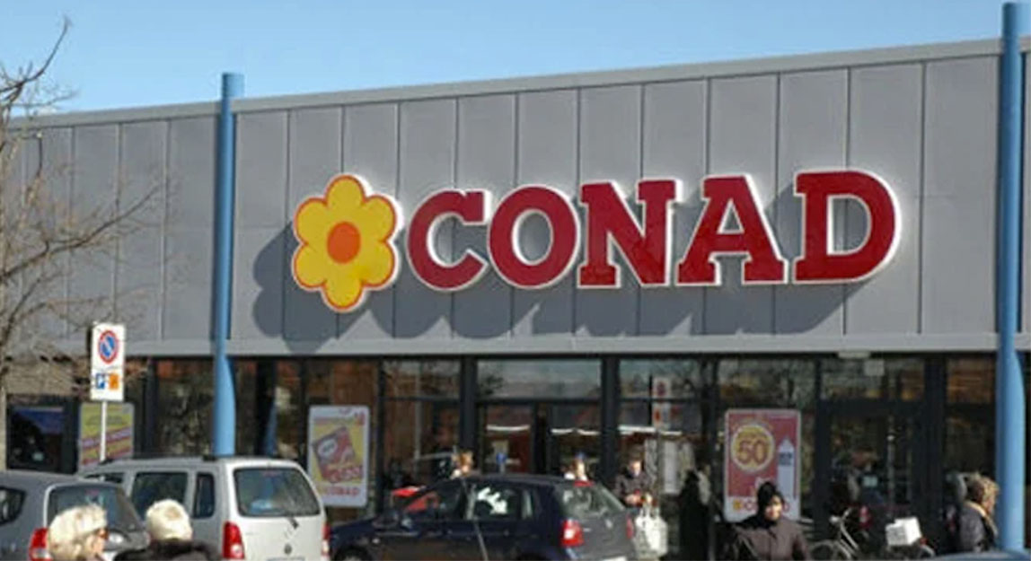 Conad: “Dipendenti non vaccinati in aspettativa non retribuita”. Sui social è scontro Conad: “Dipendenti non vaccinati in aspettativa non retribuita”. Sui social è scontro