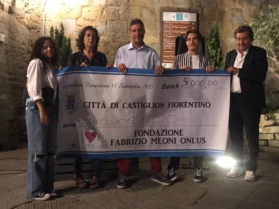Castiglion F.no, consegnati alla Fondazione Fabrizio Meoni 5 mila euro
