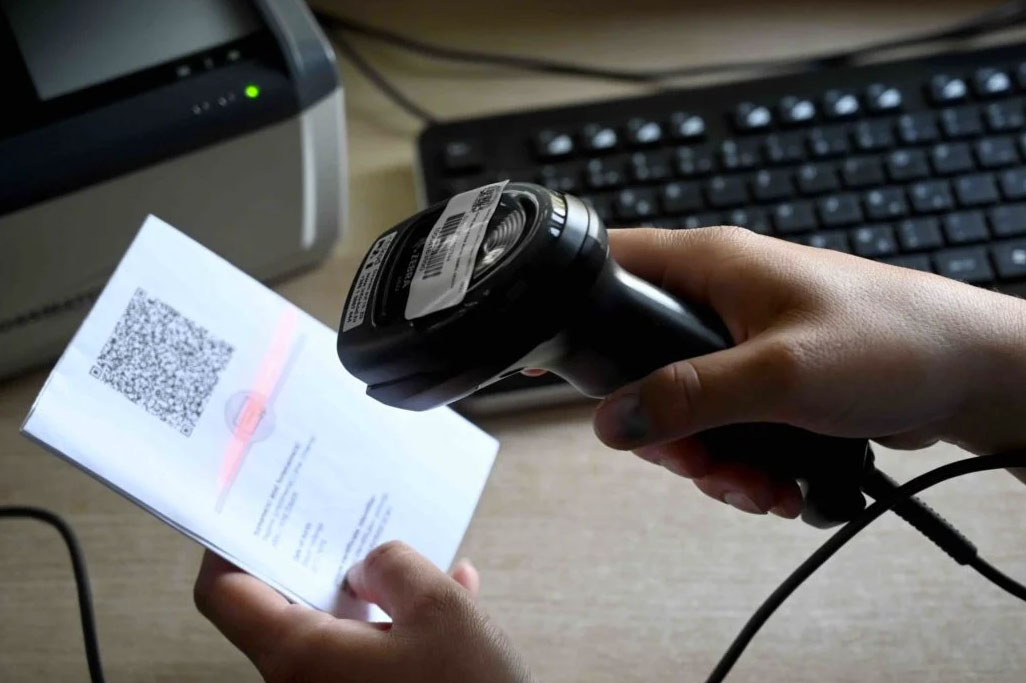 Green pass: sospensione dello stipendio dopo cinque giorni senza, tamponi a 15 euro