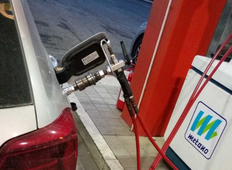 Aumento metano auto: Federconsumatori e Cgil chiedono l’intervento della Regione