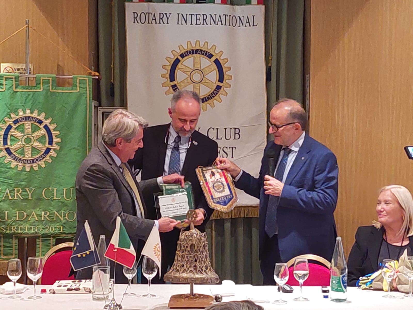 Rotary Club Arezzo Est: consegnati gli attestati per le Borse di Studio sul tema “Fascino ed Eleganza della Scienza”
