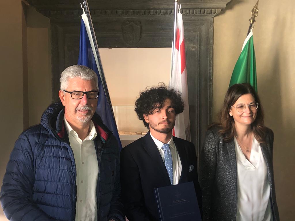 Lapo Verniani ha discusso la sua tesi di laurea sul Parco dello Sport di Cavriglia
