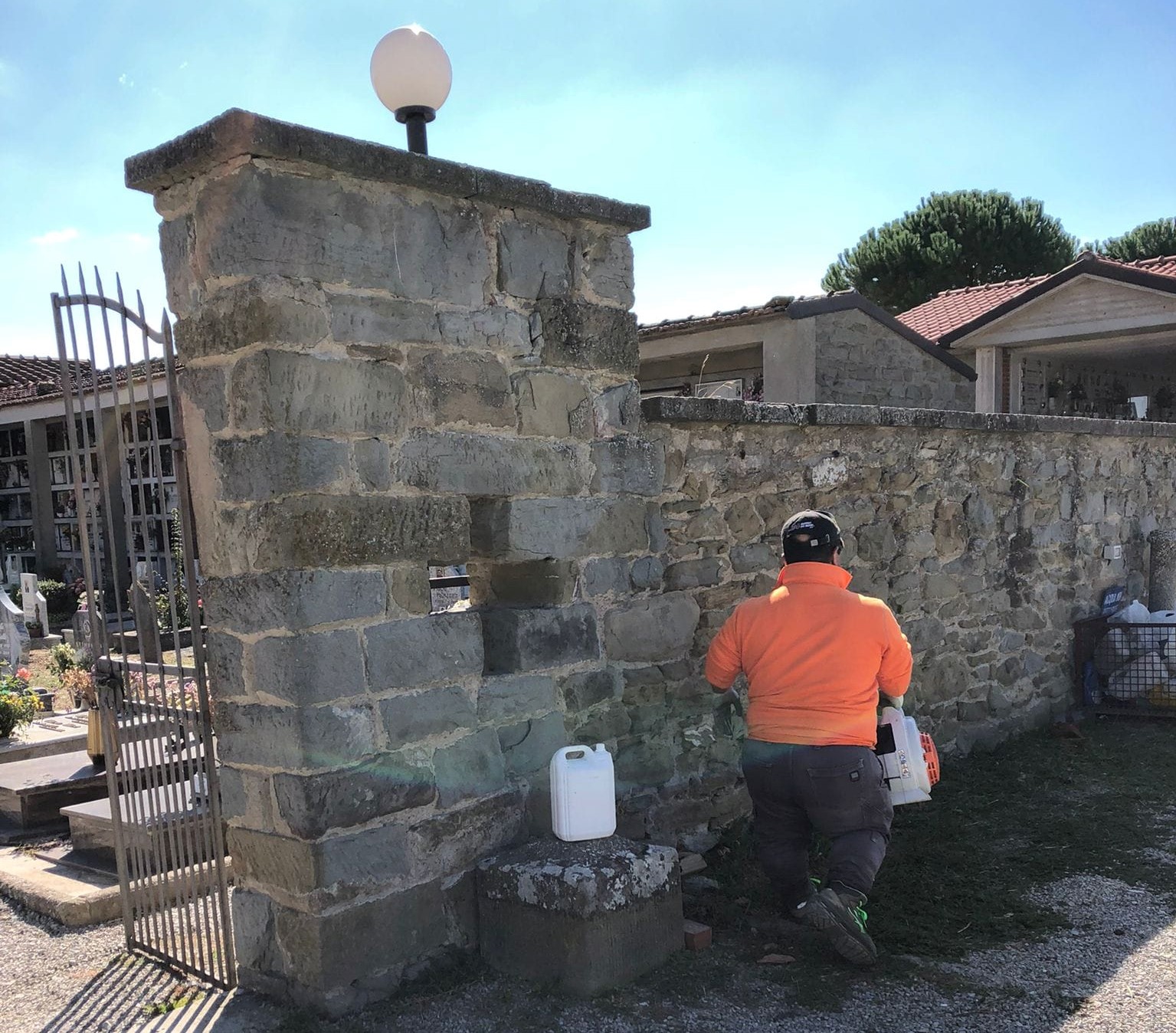 Cortona: task force di Comune e Cortona Sviluppo per la manutenzione dei cimiteri