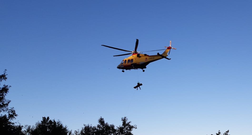 Cade con la sua bici in una zona imperva, 34enne in codice giallo a Careggi