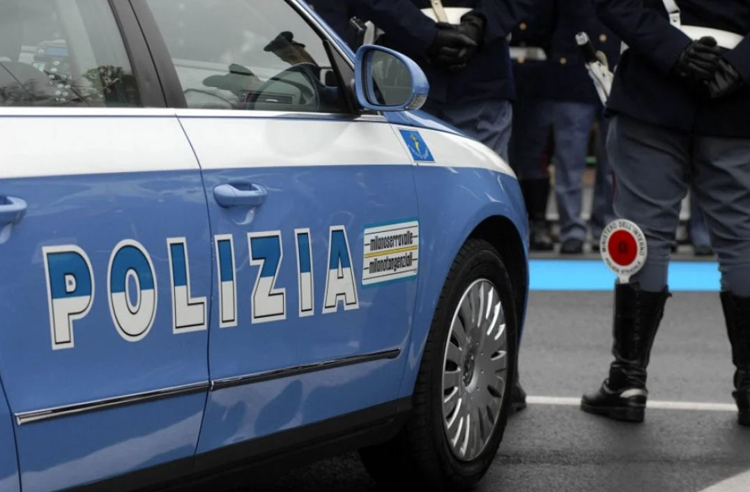 Spacciava stupefacenti la Vigilia di Natale, 36enne arrestato dalla polizia