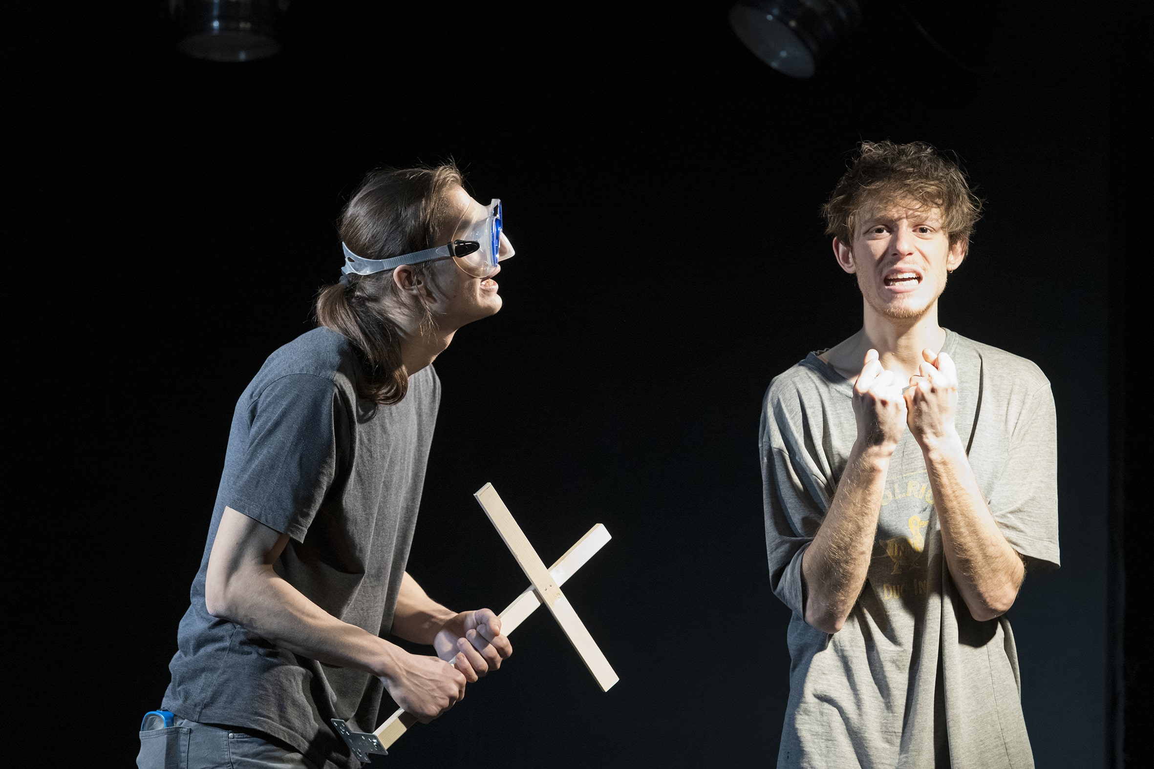 Al Teatro Pietro Aretino arriva l’Apocalisse, ma sarà tascabile
