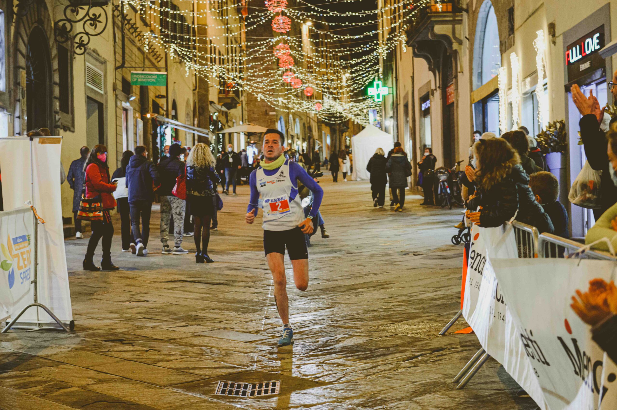 Emanuele Graziani vince il City Trail di Arezzo “contro la violenza sulle donne”