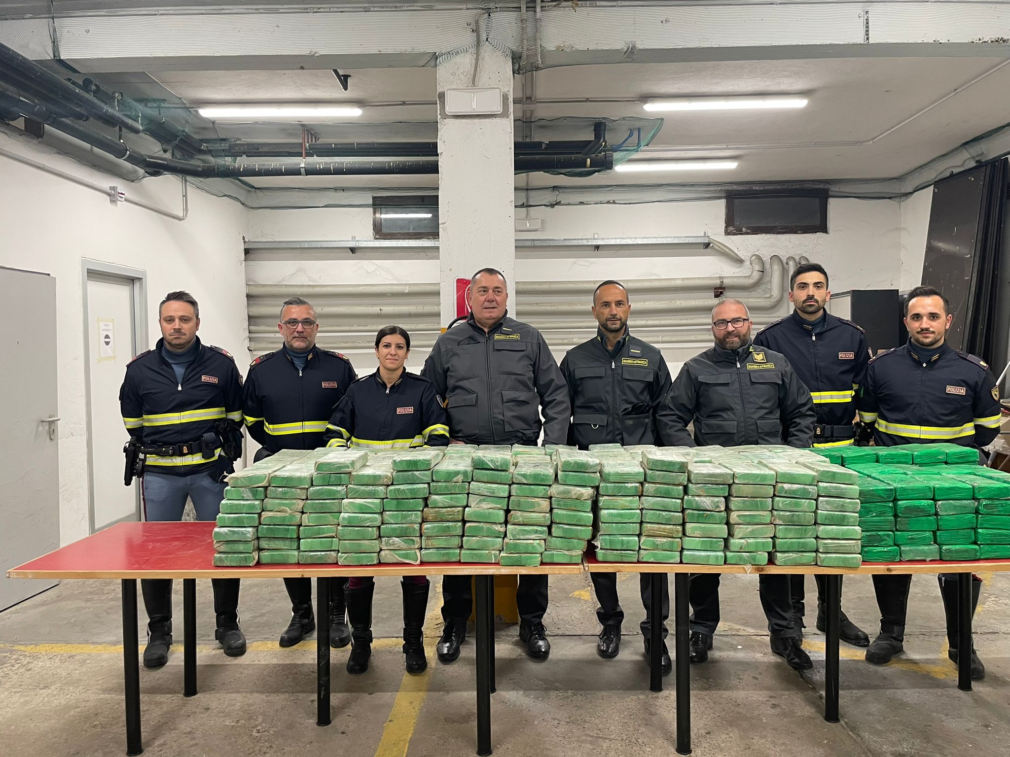 Maxi sequestro di droga, oltre 470 Kg di cocaina purissima. Per un valore di 45milioni di euro – VIDEO