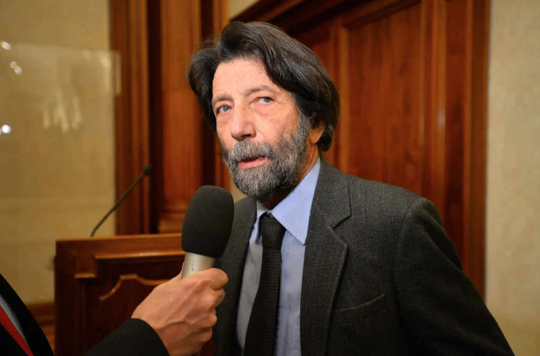 Cacciari contro il ‘Super Green Pass’: “Gravissimo e incostituzionale, dobbiamo cambiare strategia”