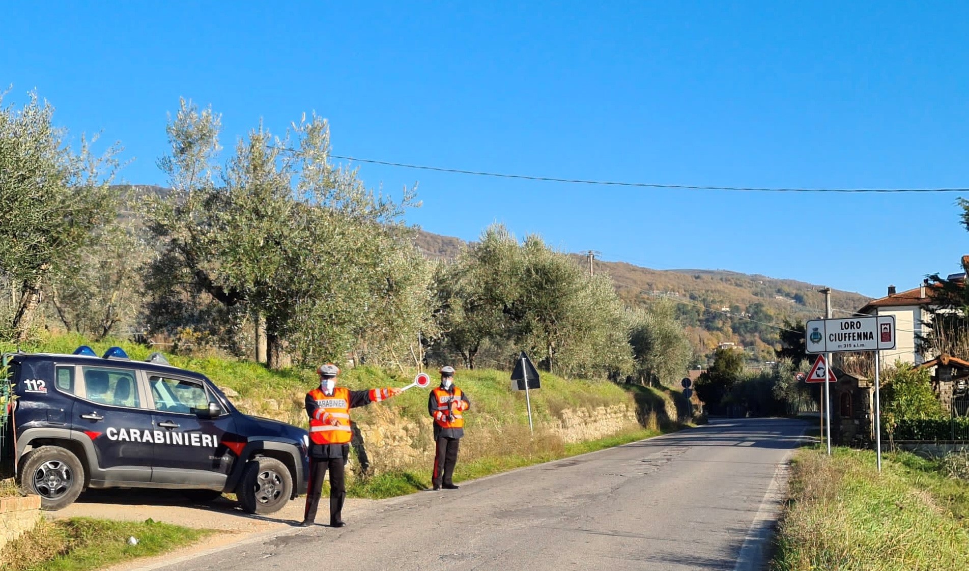 Sventata dai carabinieri una truffa con la tecnica dello smishing ed un traffico di assegni