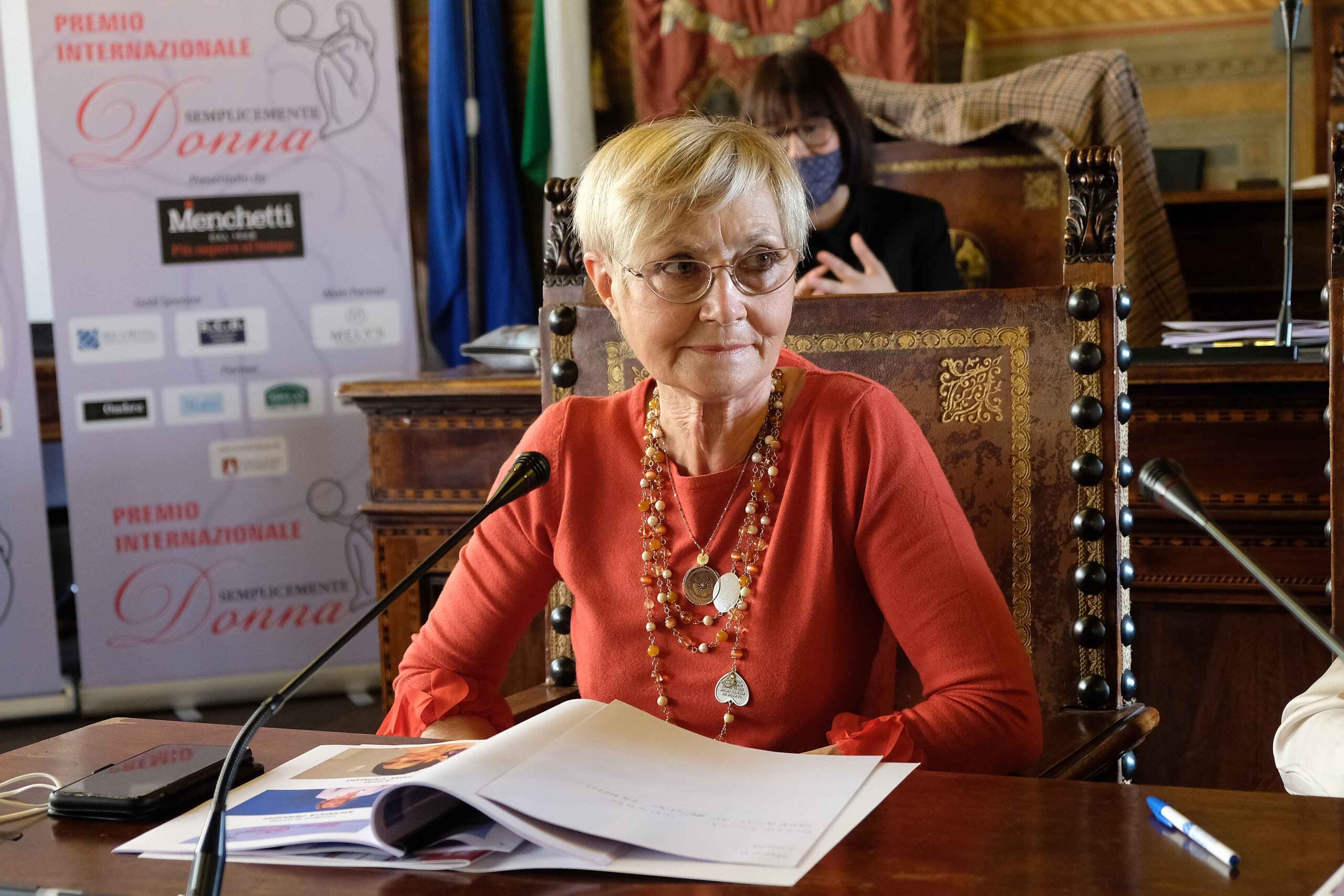 Il Premio Internazionale “Semplicemente Donna” torna finalmente nelle scuole superiori