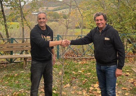 Il sindaco Mario Agnelli in visita a Campi di Norcia, Un albero per Back to Campi