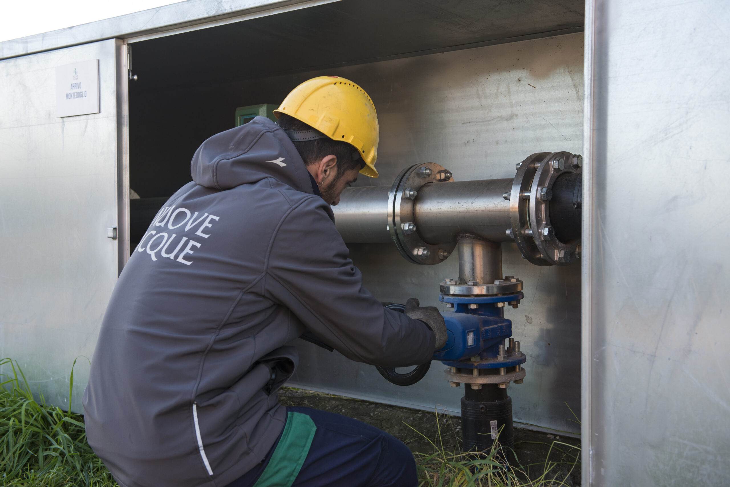 Monte San Savino: tecnici Nuove Acque al lavoro in loc. Palazzuolo