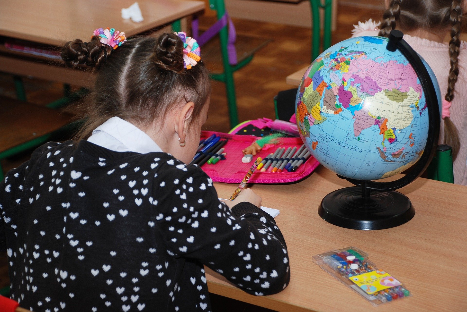 I casi di positività da Covid-19 nel sistema scolastico. Come gestirli, il vademecum della ASL Toscana sud est