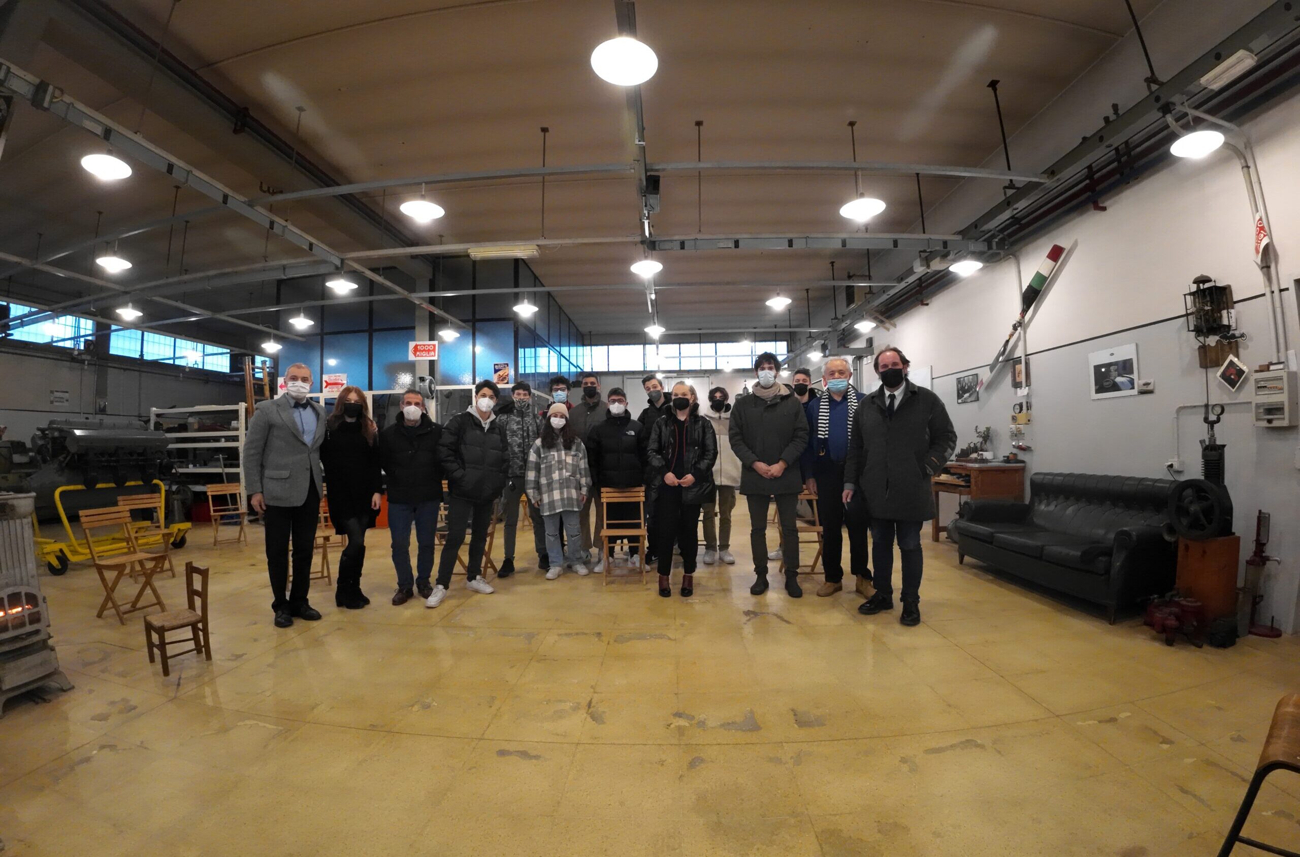 Scuola, il corso Aeronautico del Margaritone di Arezzo incontra l’Associazione Il Magnete. Faccia a faccia con i motori dei primati dell’Aeronautica Militare