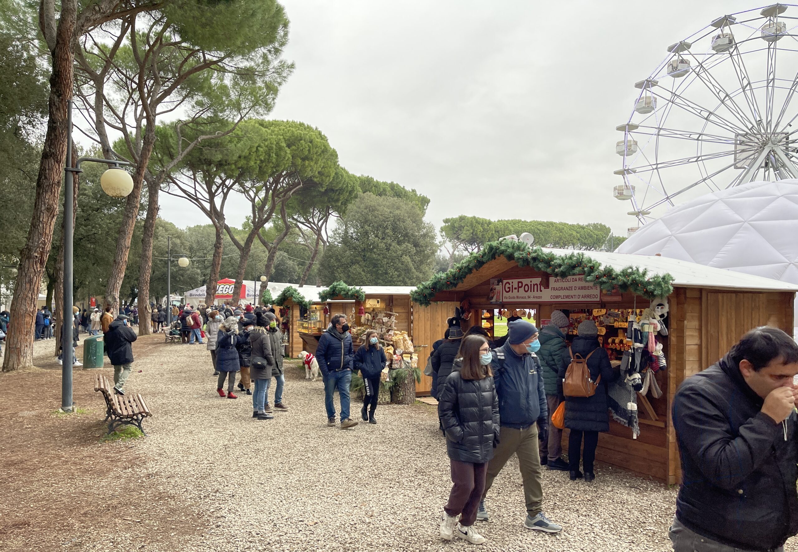 Fondazione Arezzo Intour: aperto il bando per l’utilizzo delle casine di legno del villaggio di Natale 
