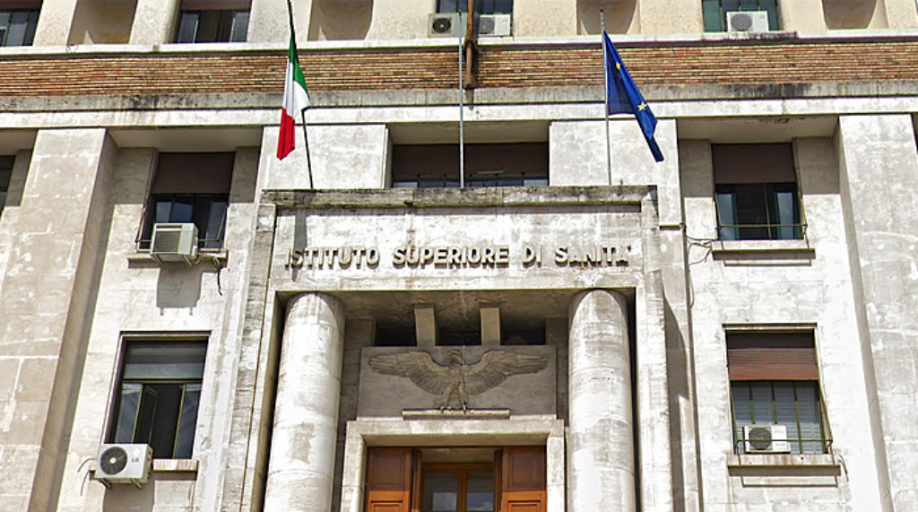 Il nuovo Report dell’ISS: 712 decessi tra i vaccinati contro 515 tra i non vaccinati