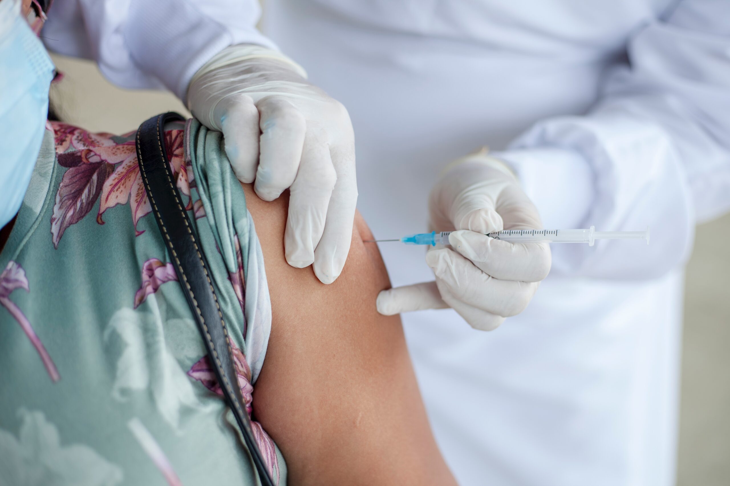 Vaccino Covid obbligatorio, prenotabile sul portale regionale
