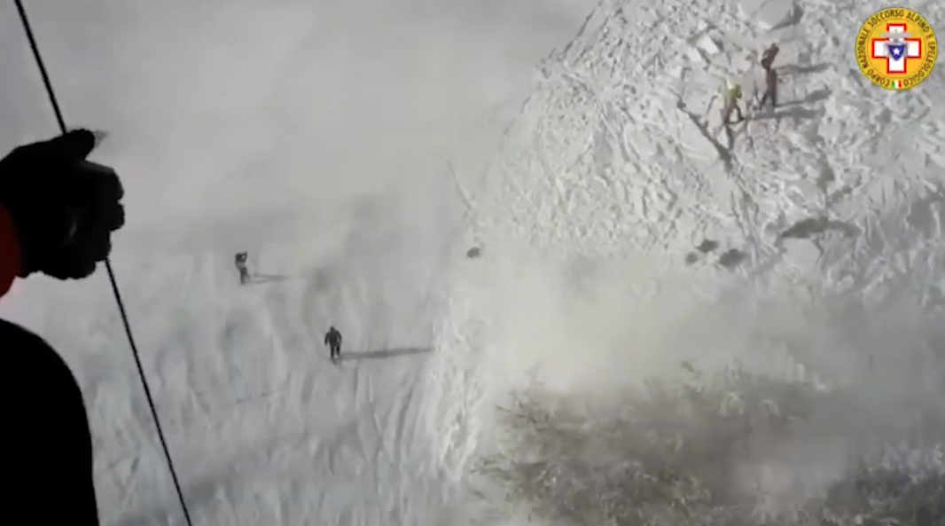 Valanga sull’Abetone, le immagini dall’alto – Video