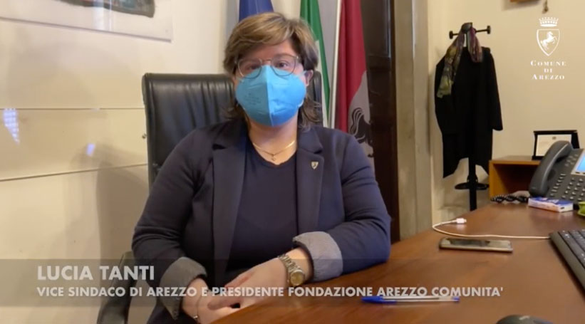 “Faccia” e “Firma” nel video Si Vax del Comune di Arezzo