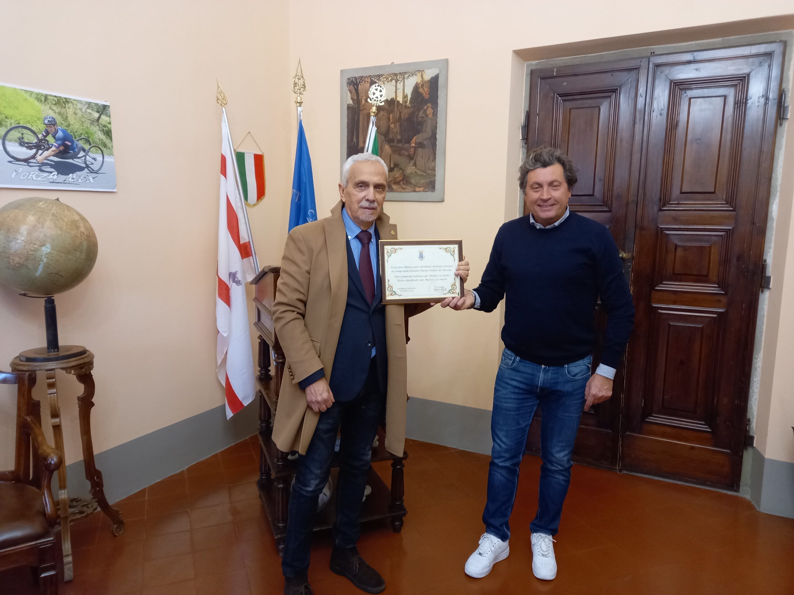 Consegnata targa ricordo a Luciano Buracci per i risultati ottenuti ai Campionati Italiani Master Indoor di Ancona