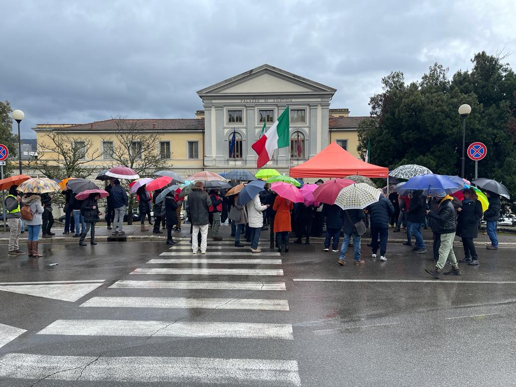 Presentati due esposti in Procura: “Gestione della pandemia e indagini sui vaccini dopo le ricerche di Delgado”