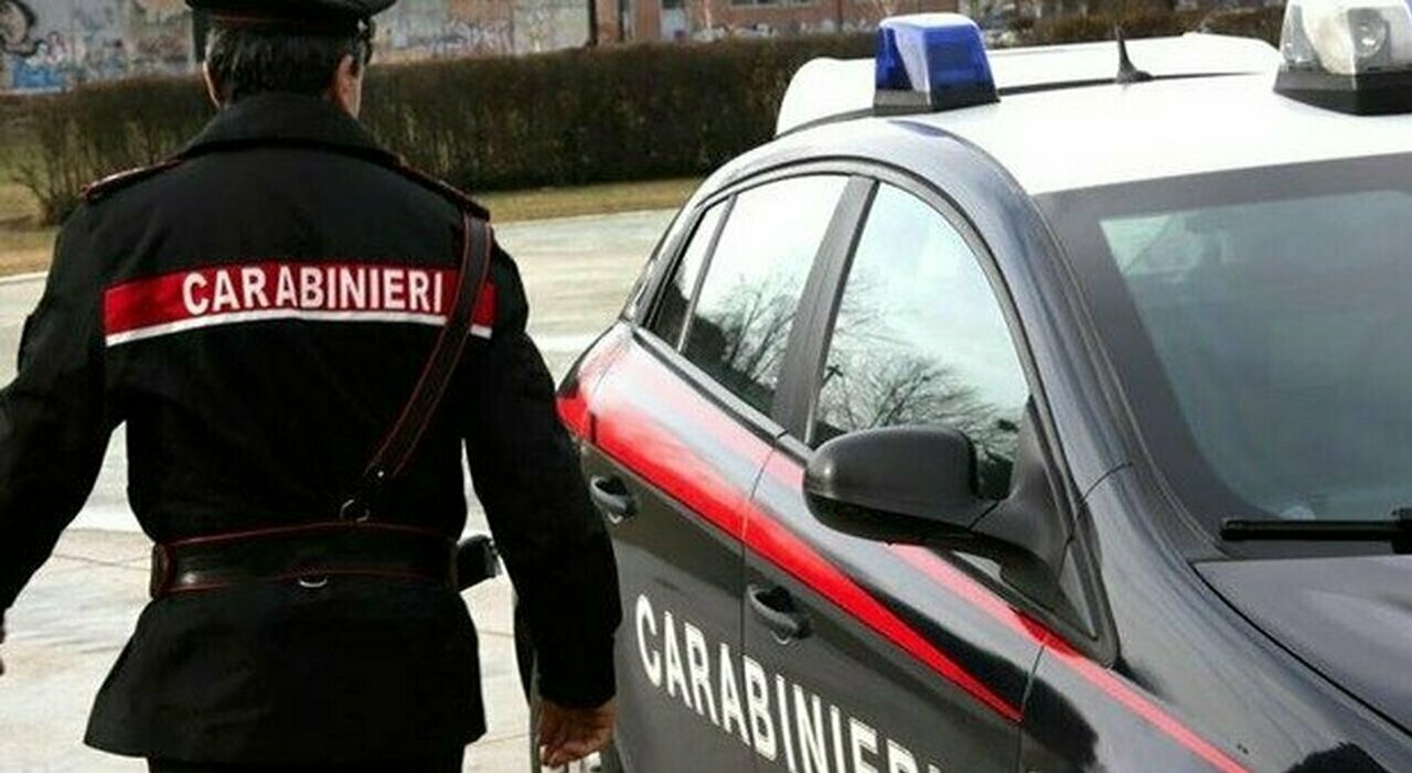 Furti natalizi: i carabinieri individuano e mettono in fuga quattro ladri