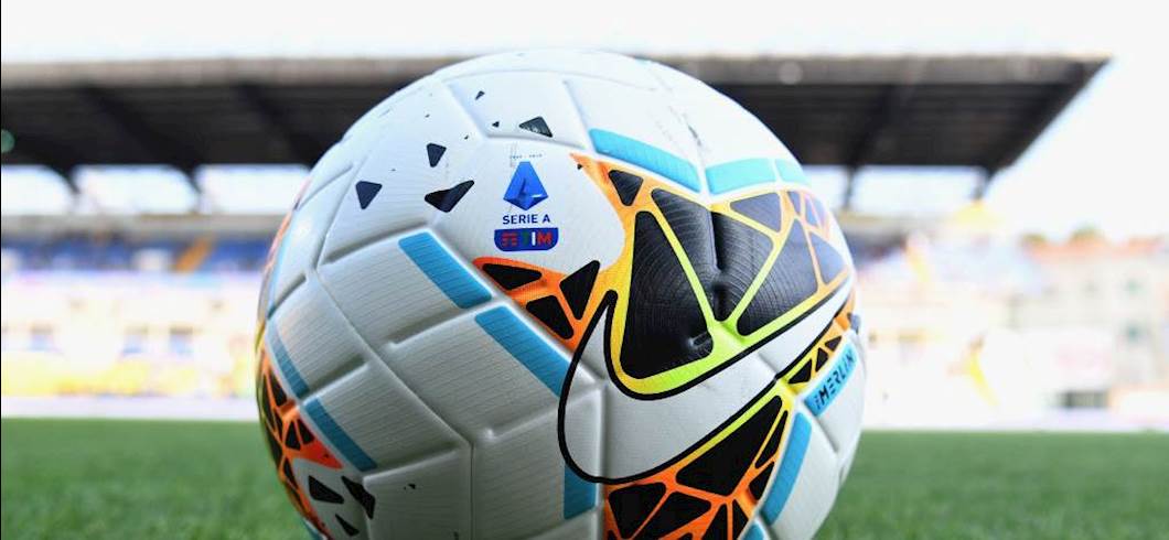 Un breve sguardo sulla Serie A: si infiamma sempre di più la lotta Scudetto. Chi la spunterà?