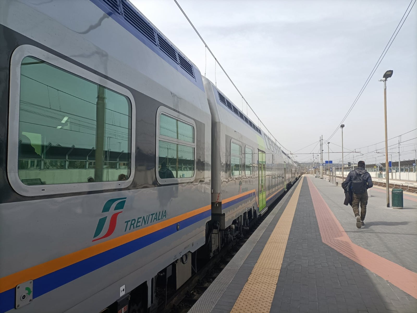 Uomo muore investito dal treno nella stazione ferroviaria di Montevarchi