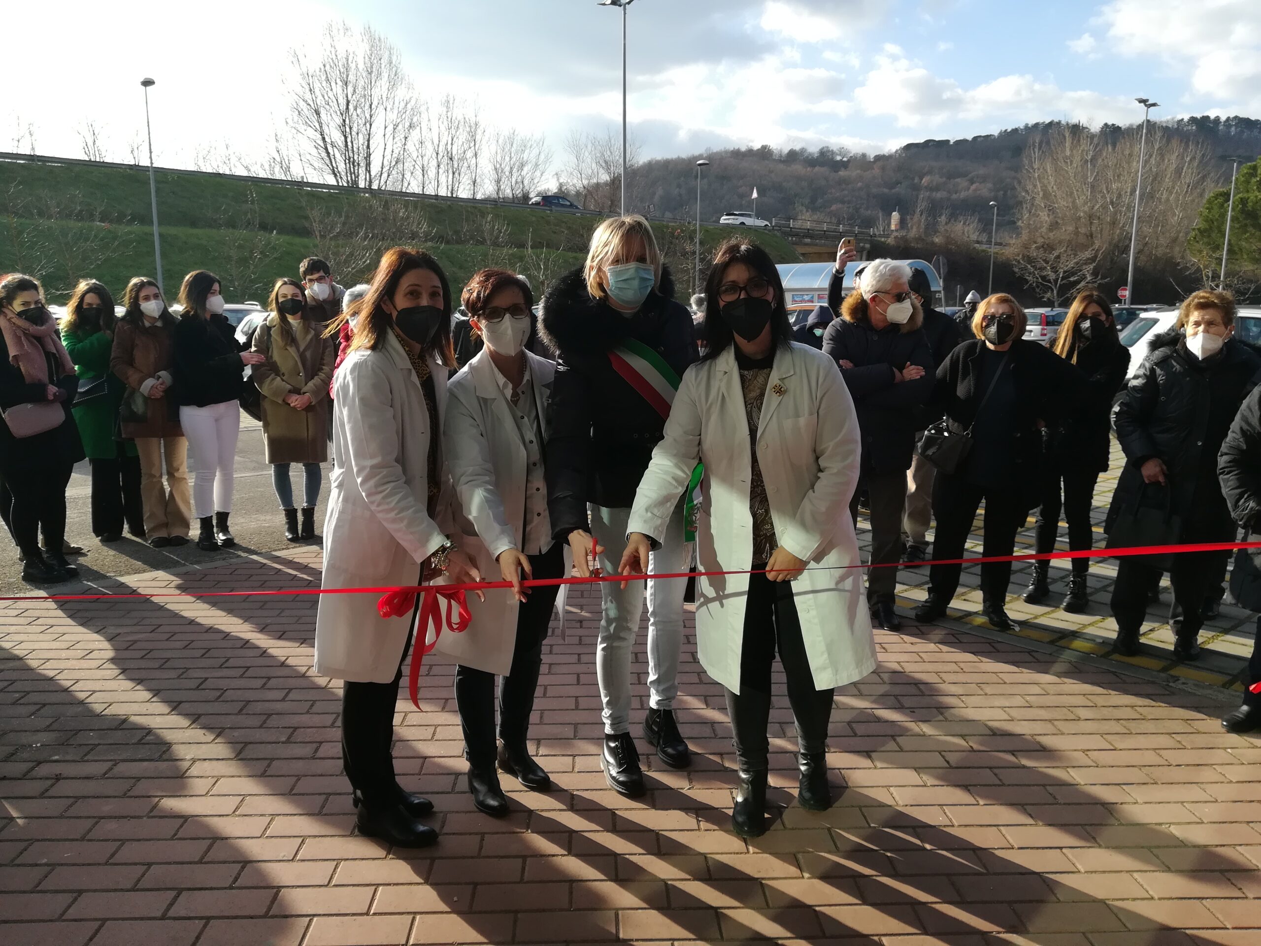 Un nuovo servizio per i cittadini il sindaco inaugura una nuova farmacia a Castelnuovo di Subbiano