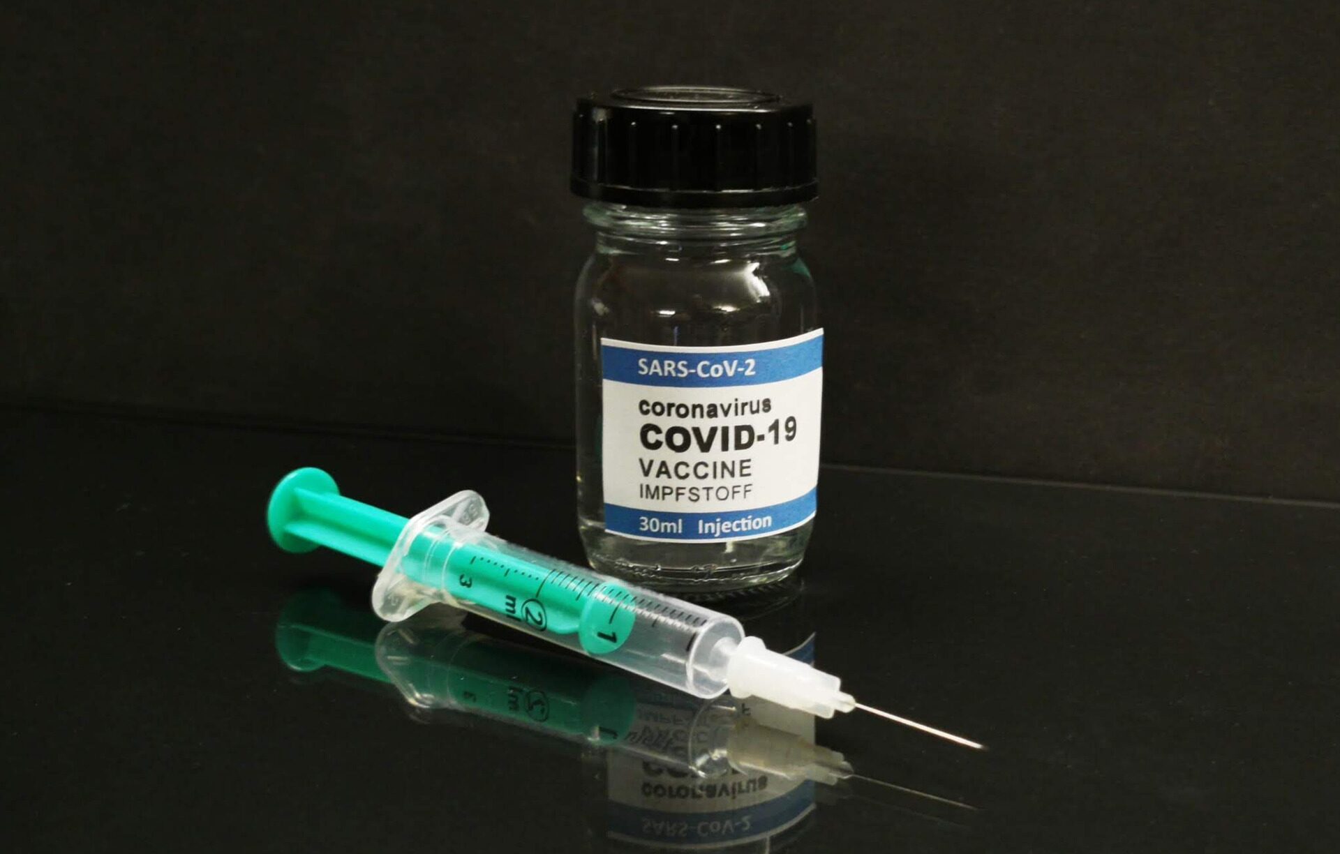 Quarta dose per gli over 50: via libera da parte della FDA