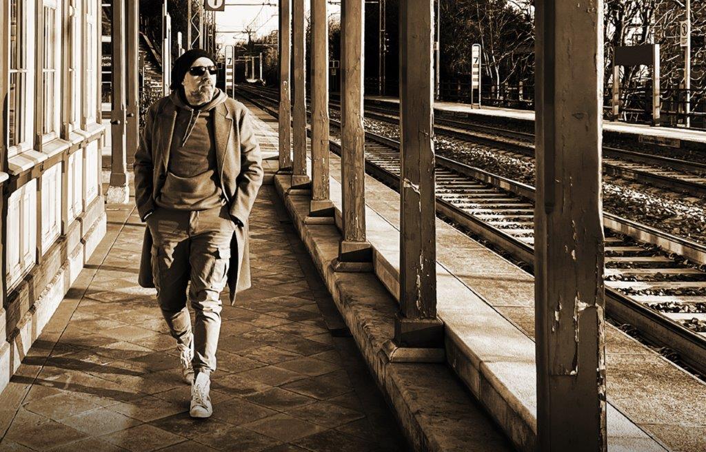 “Che ore sono” il nuovo singolo di Alessandro Bosco