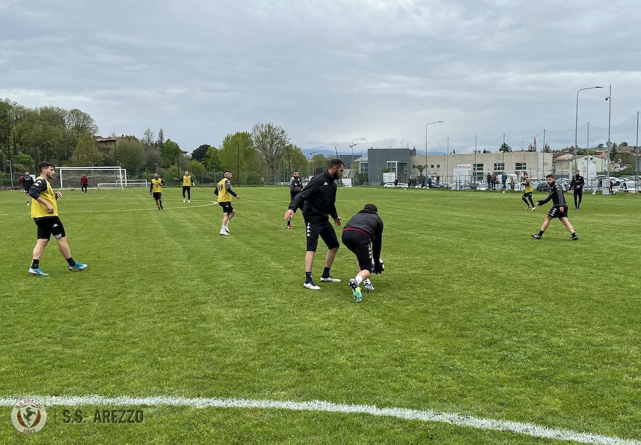 Partitella a ranghi misti sul campo Lebole