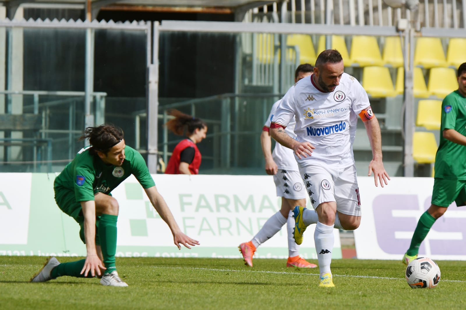 L’Arezzo batte la Pro Livorno 5-1 e sale al terzo posto