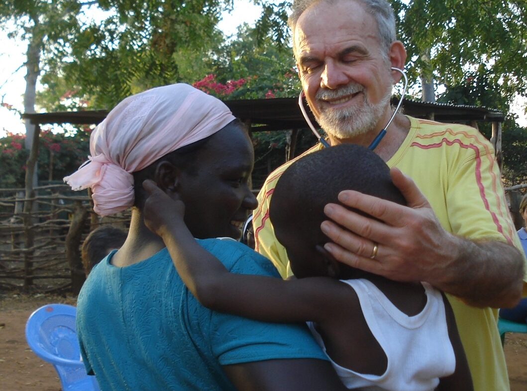 “La Commedia degli Equivoci”: spettacolo di beneficenza per Ospedale Pediatrico in Africa