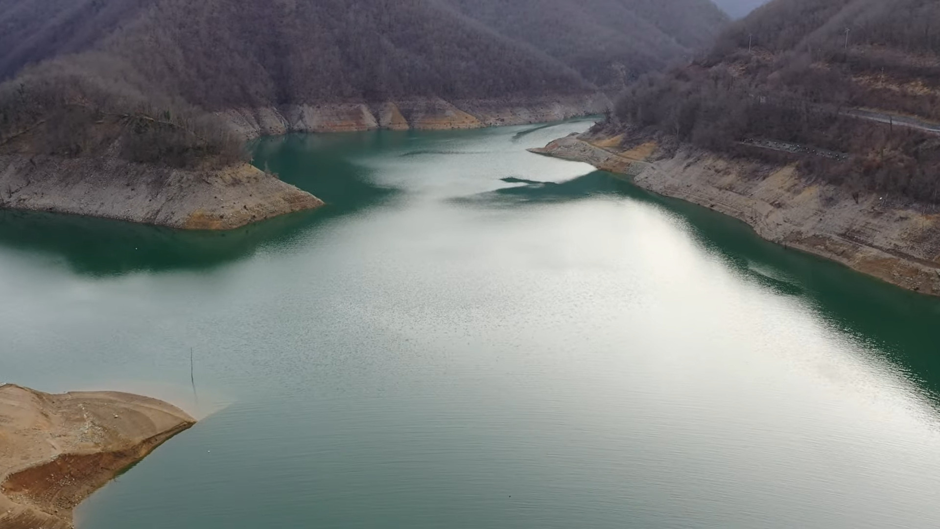 Il borgo sommerso dal lago di Vagli non lontano da Lucca