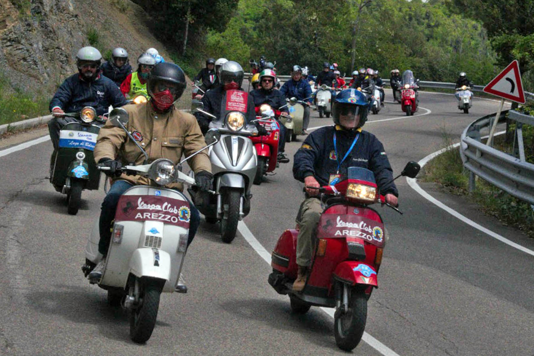 Il raduno nazionale VespArezzo scalda i motori per il Primo Maggio