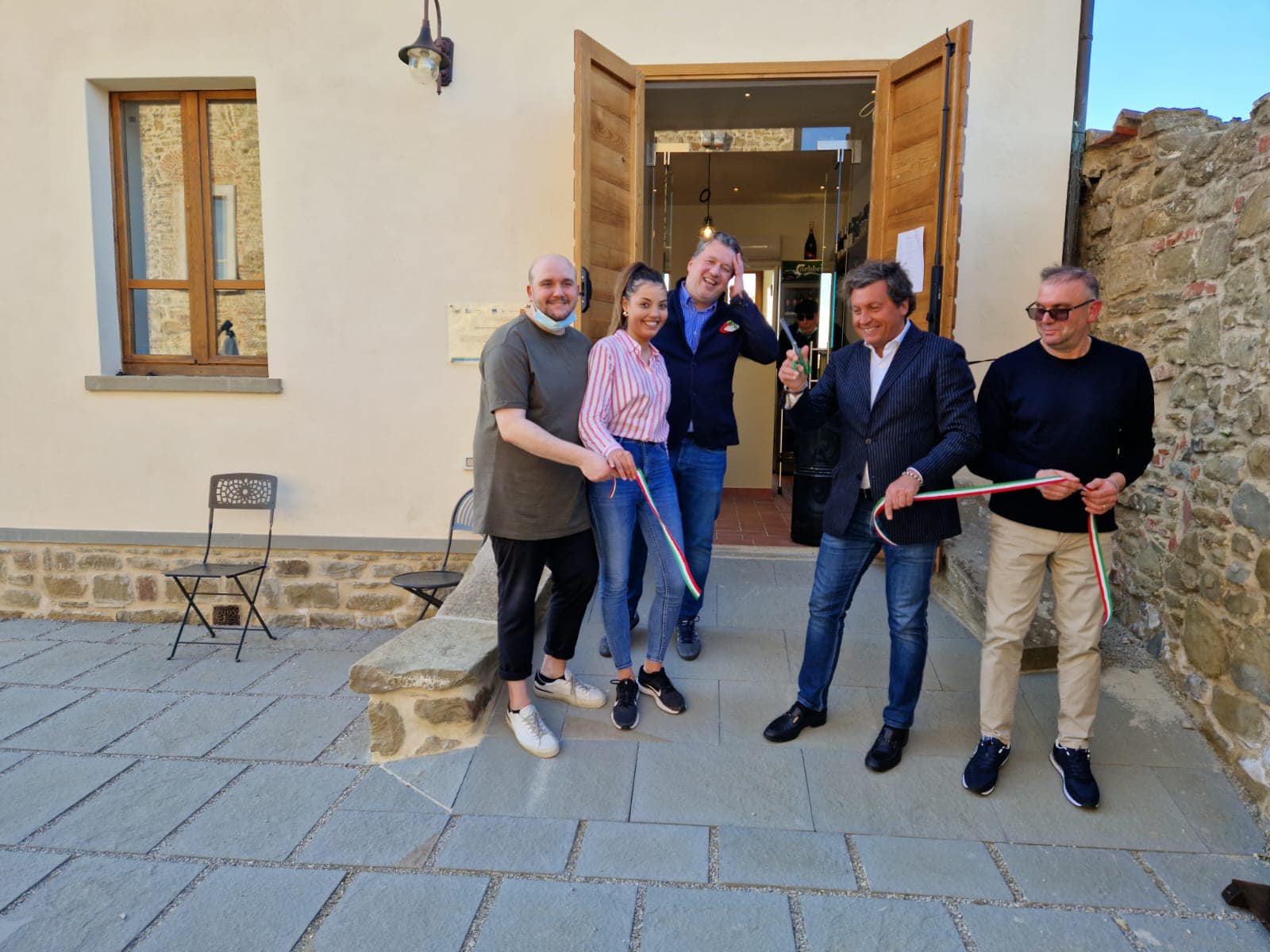 Inaugurato il “Caffè Letterario” al piazzale del Cassero