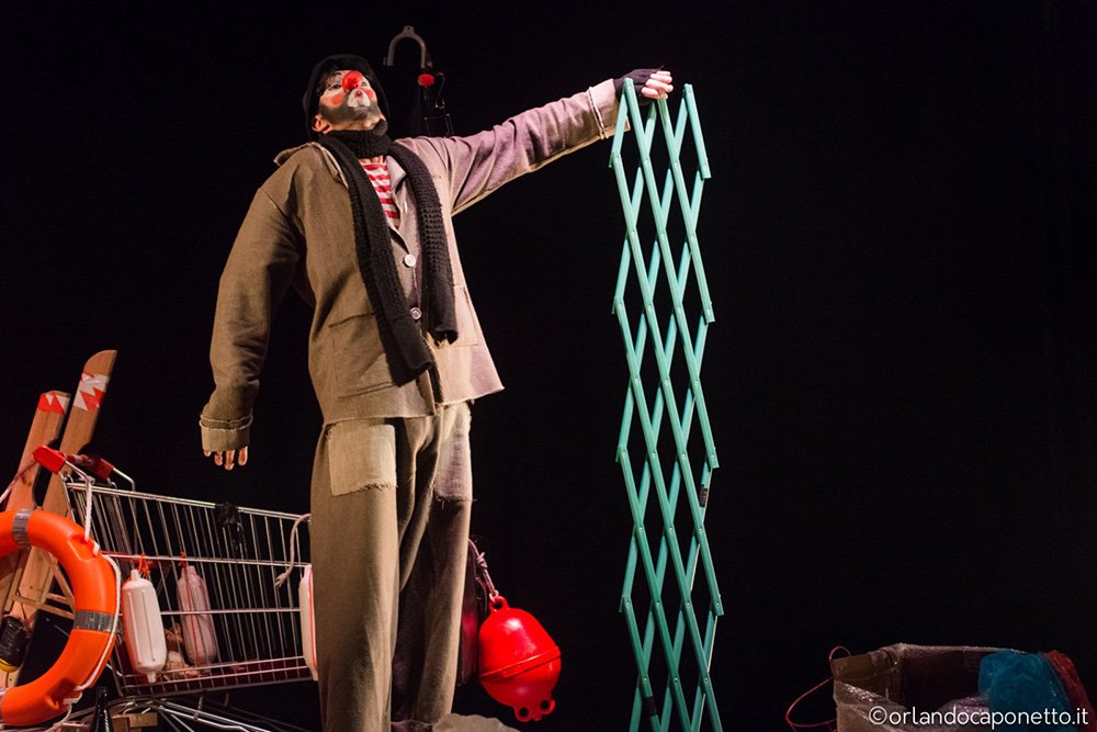 “Casa Romantika”: clownerie, mimo e musica in scena al Dovizi