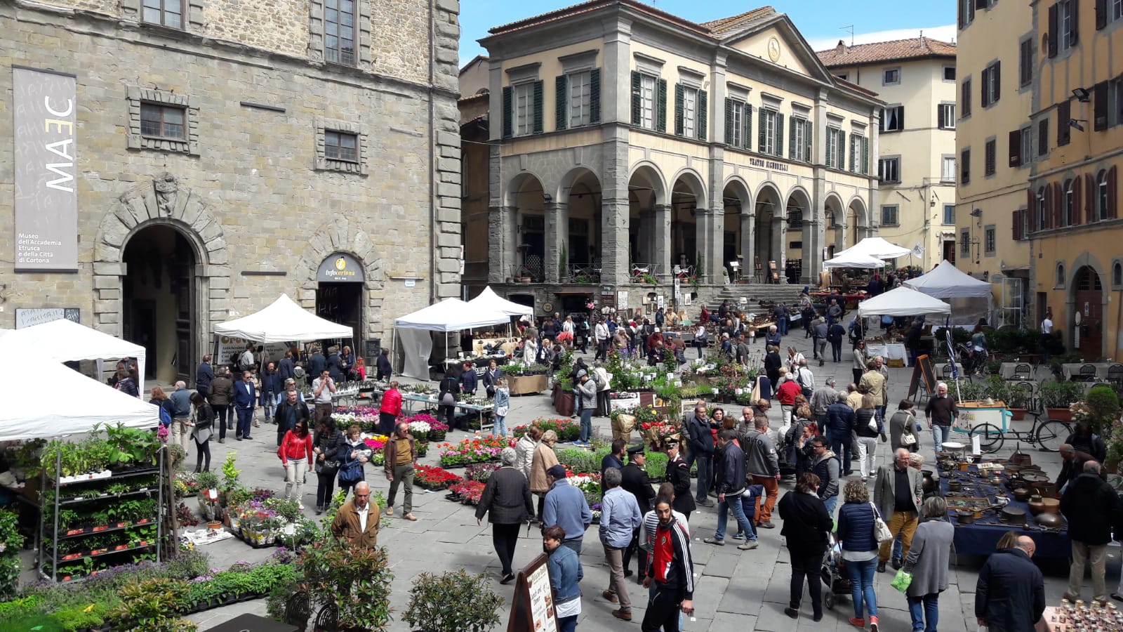 Cortona, primo maggio con la Fiera del Fiore e del Rame