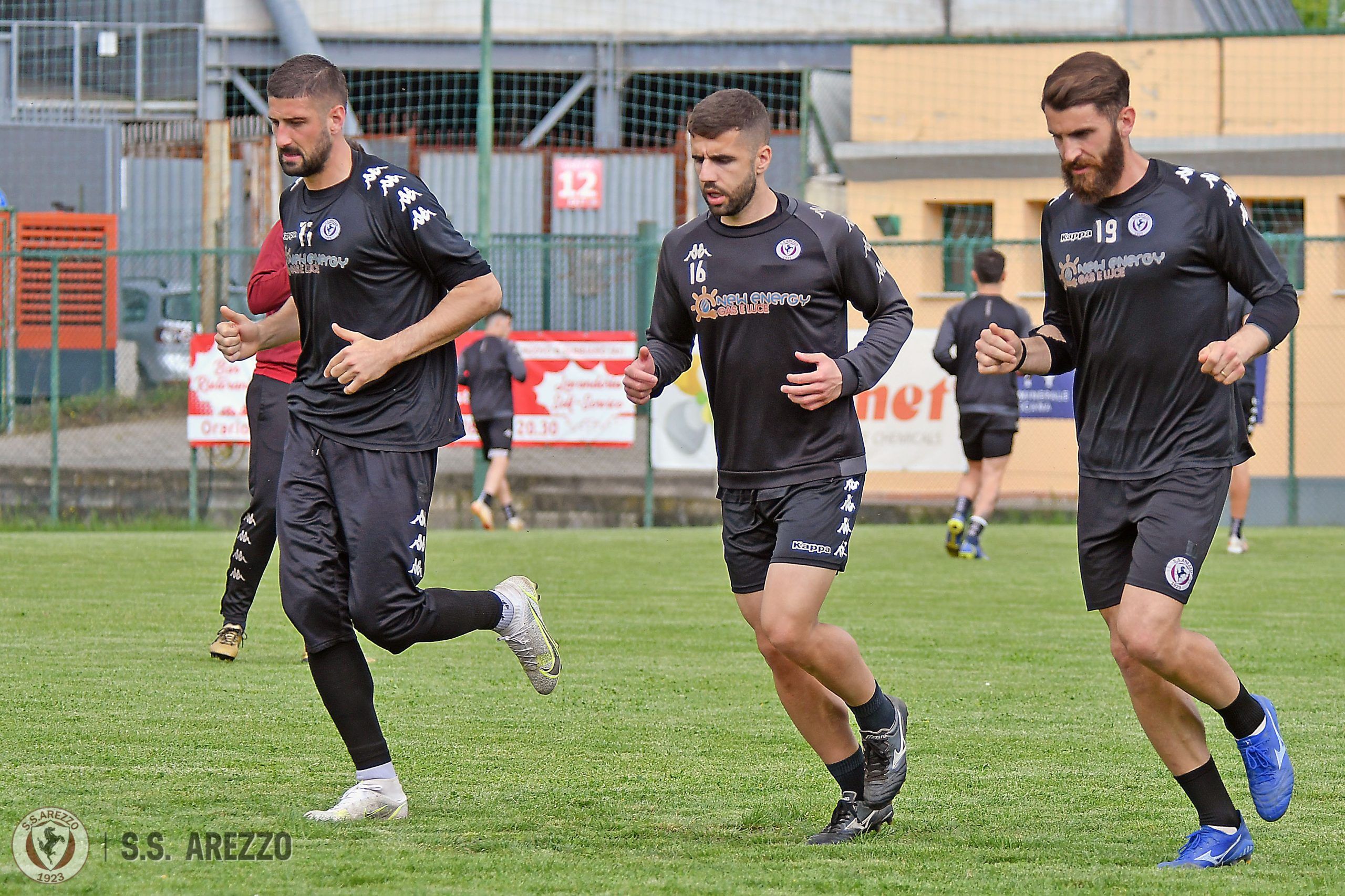 Prima squadra al lavoro sul campo Lebole