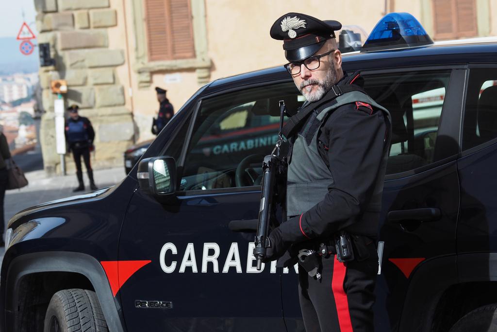 Passeggiava in centro storico anche se agli arresti domiciliari: arrestato per evasione