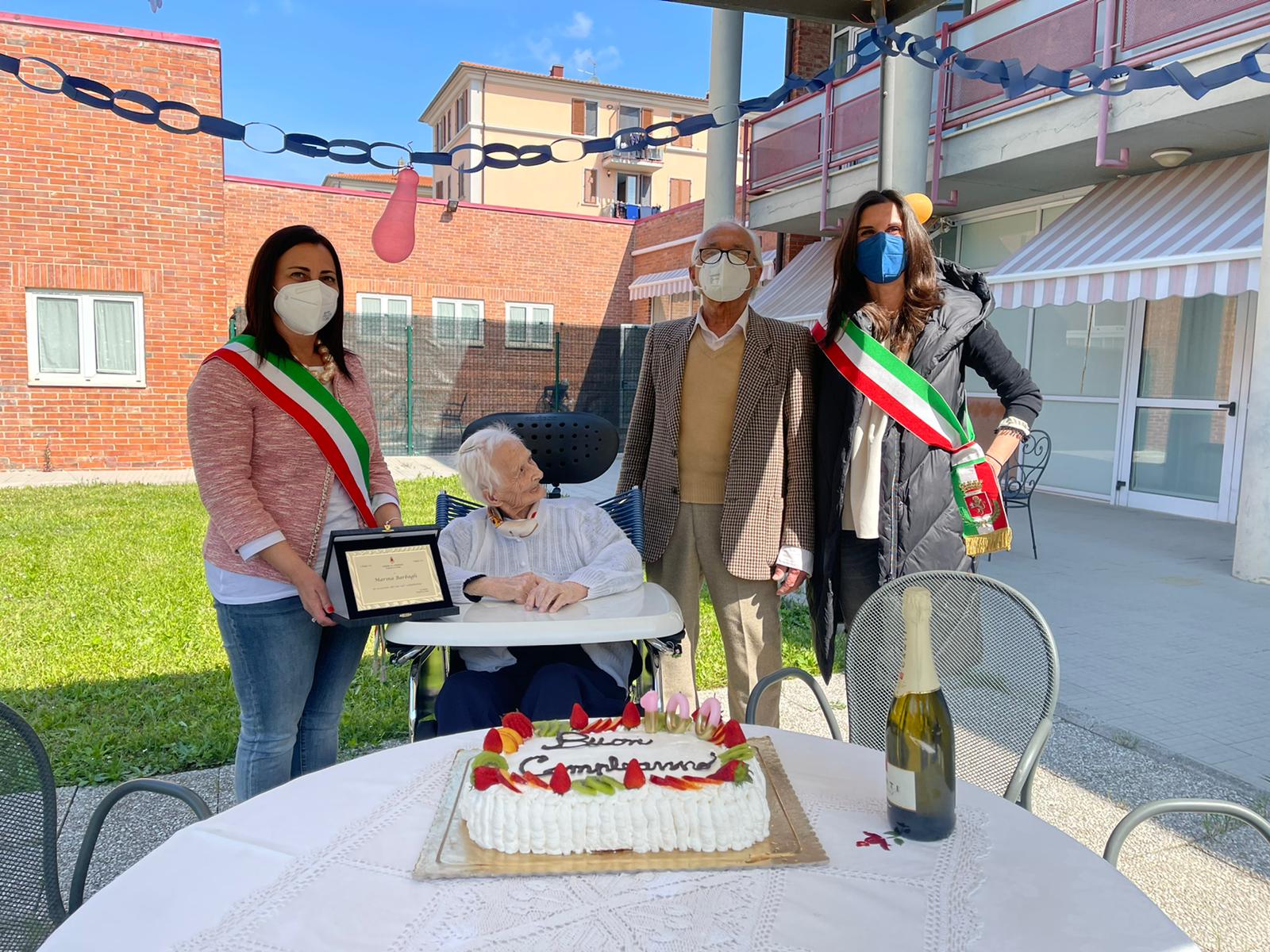 Cortona, cento anni per Marina Barbagli. Stamani piccola festa per la ospite della Rsa «Sernini»