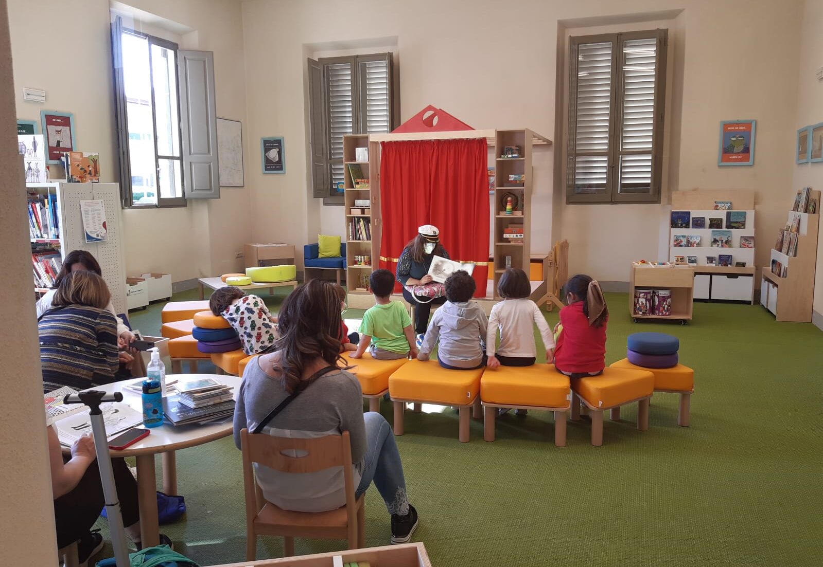 L’Amministrazione dona un libro ai nuovi cittadini di San Giovanni Valdarno