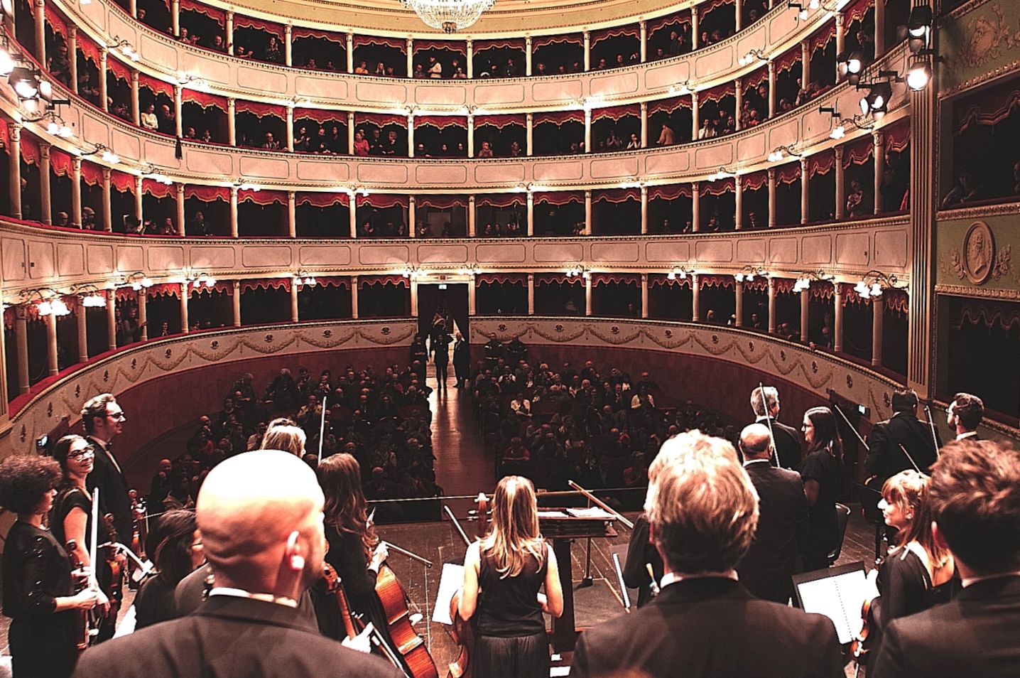 Festa della Repubblica: il concerto dell’Orchestra Instabile al Teatro Petrarca