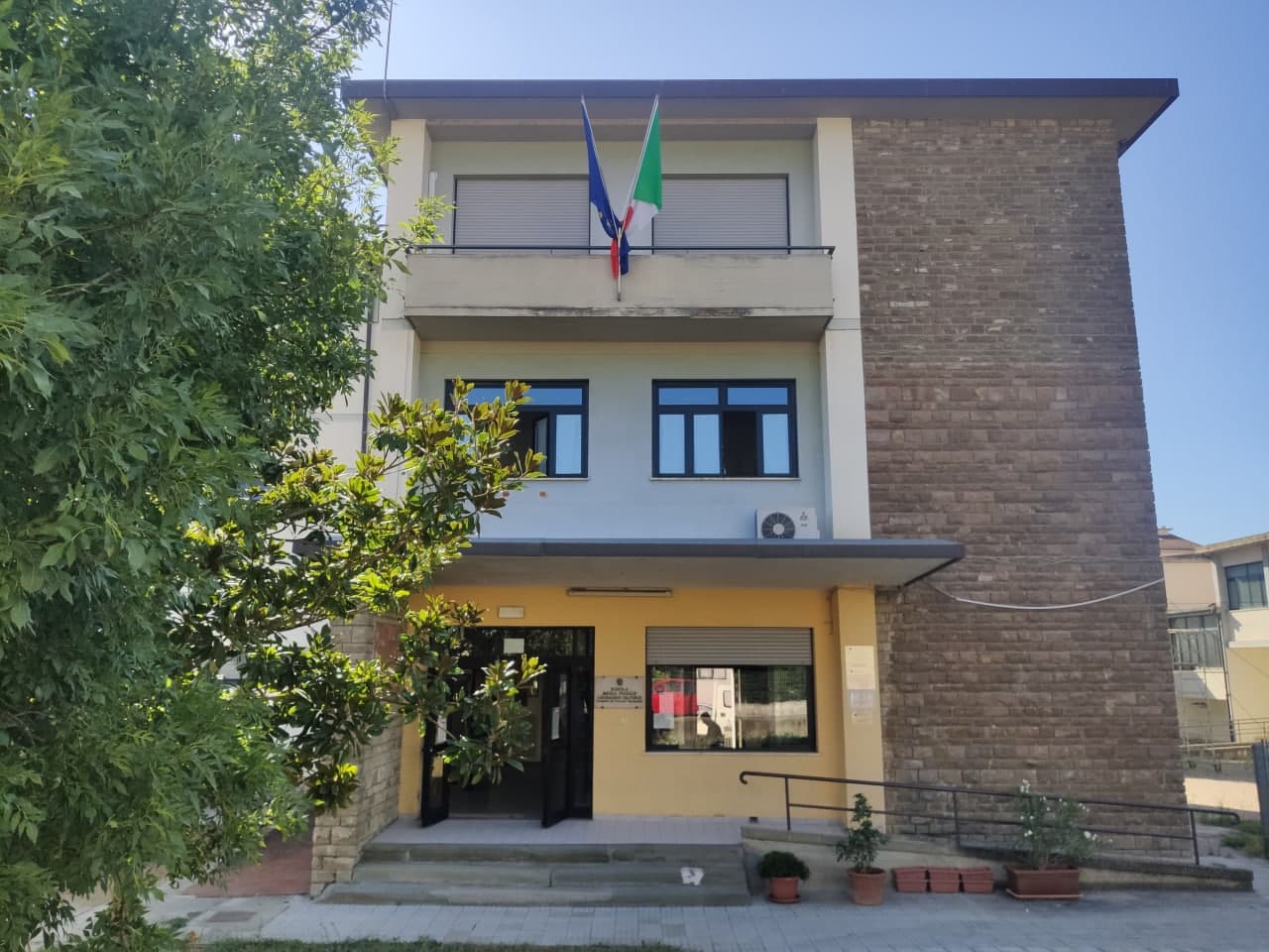 Chiusa in via precauzionale la scuola media Da Vinci di Figline