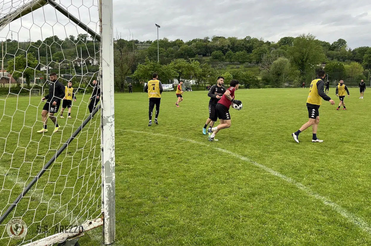 Partitella in famiglia sul campo Lebole per la prima squadra che sta proseguendo la preparazione in vista dell’ultima trasferta della regular season in casa del Lornano Badesse