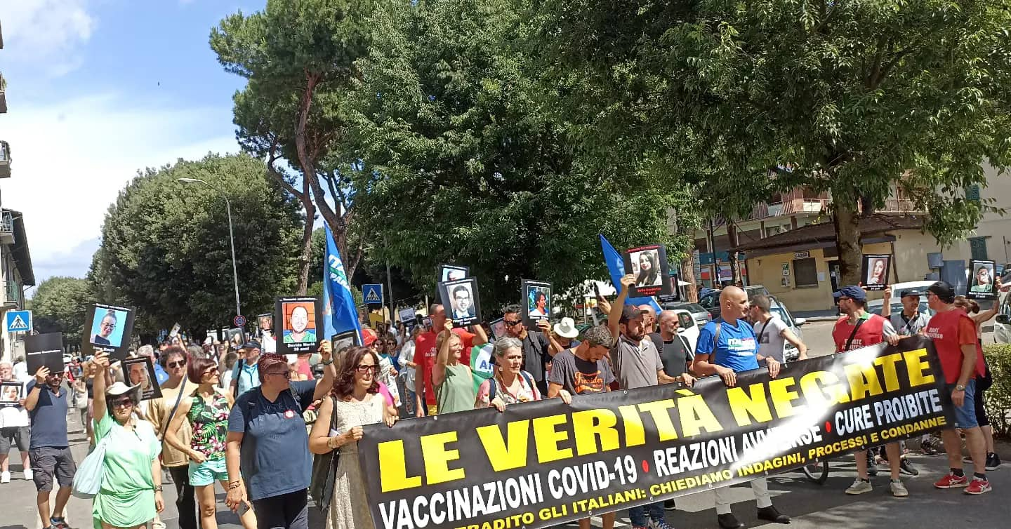 “Le Verità Negate”: più di 300 persone alla manifestazione-corteo